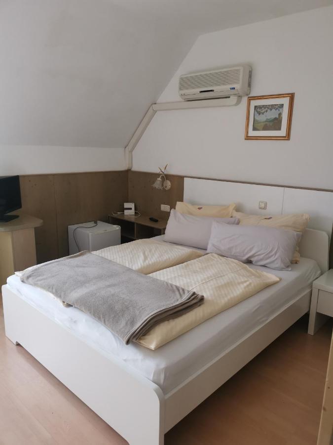 Pension Arkadenhof Fürstenfeld 外观 照片