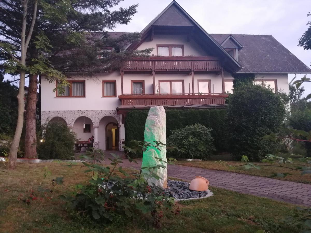 Pension Arkadenhof Fürstenfeld 外观 照片
