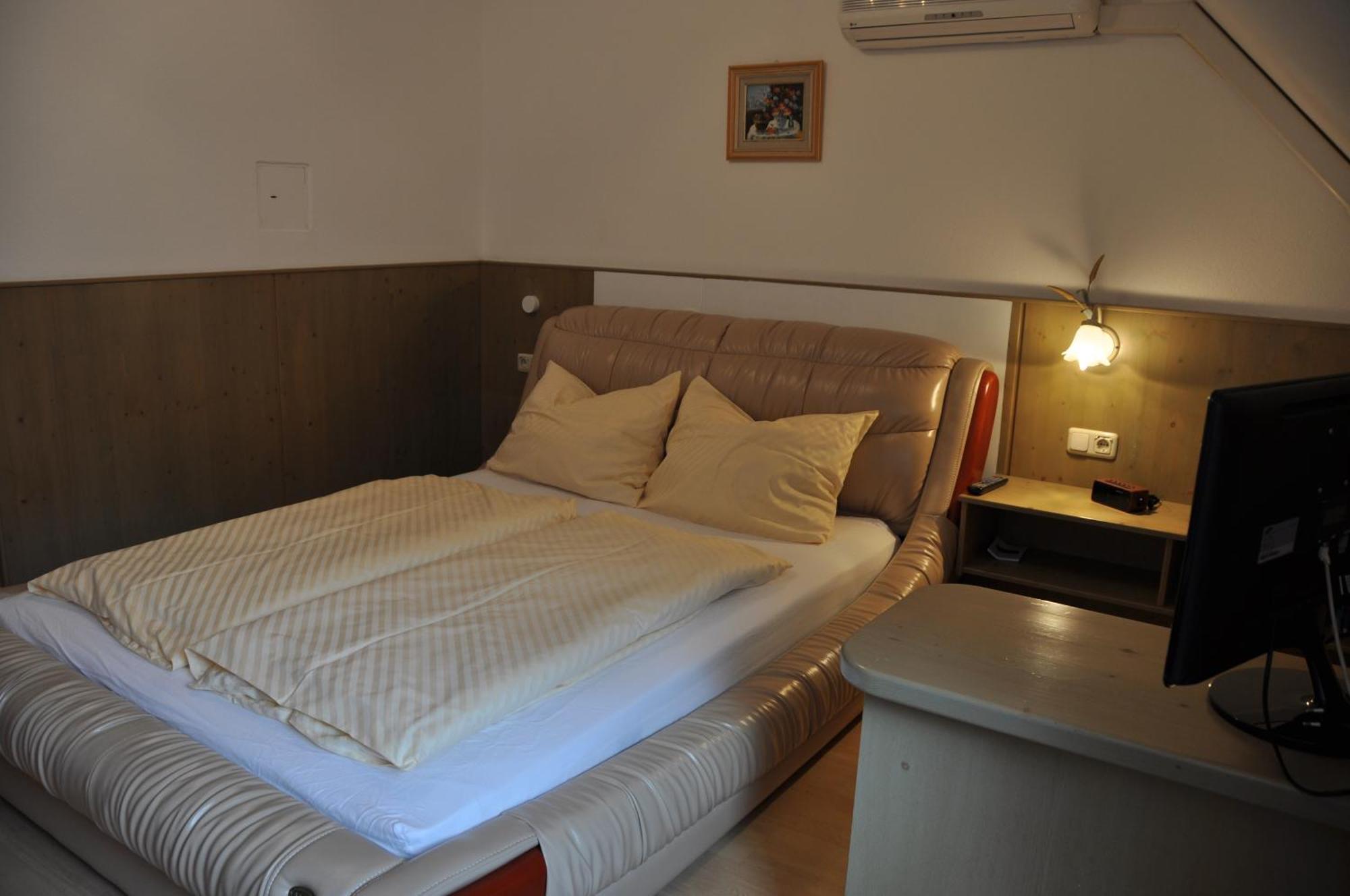 Pension Arkadenhof Fürstenfeld 外观 照片